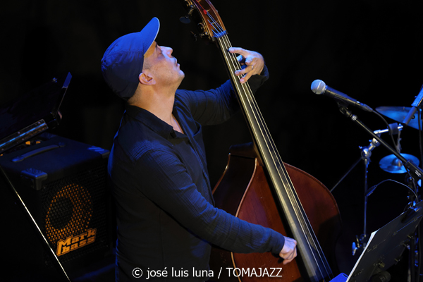 Joachim Govin Quartet (9º Alternatilla Jazz Festival 2025. Casa des Pobla, Esporles, Mallorca. 2025-11-22) Por José Luis Luna Rocafort [INSTANTZZ AKA Galería fotográfica AKA Fotoblog de jazz, impro… y algo más] - Tomajazz - Joachim Govin Quartet actuó en el 9º Alternatilla Jazz Festival 2025 en Esporles, Mallorca, el 22 de noviembre de 2025. José Luis Luna Rocafort lo retrata en INSTANTZZ. Actuaron Joachim Govin, Ben Van Galder, Tony Tixier, Gautier Garrigue