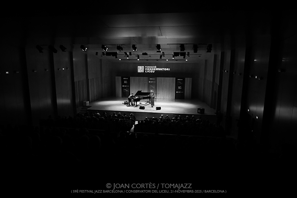 Lina & Marco Mezquida “O Fado” (59è Festival de Jazz de Barcelona / Conservatori del Liceu, 2025-11-21 / Barcelona) [03] Por Joan Cortès [INSTANTZZ AKA Galería fotográfica AKA Fotoblog de jazz, impro… y algo más] - Tomajazz - Lina & Marco Mezquida “O Fado” actuaron en el 59è Festival de Jazz de Barcelona, el 21 de noviembre de 2025. Joan Cortès lo retrata en INSTANTZZ