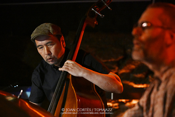 Eddie Mejía 4t “Paréntesis del Miedo” (Jamboree -sala 1-, 2025-11-14 / Barcelona) Por Joan Cortès [INSTANTZZ AKA Galería fotográfica AKA Fotoblog de jazz, impro… y algo más] - Tomajazz - Eddie Mejía 4t presentó “Paréntesis del Miedo” en Jamboree, Barcelona, el 14 de noviembre de 2025. Joan Cortès lo retrata en INSTANTZZ. Actuaron Eddie Mejía, Bill McHenry, Masa Kamaguchi, Ramon Prats, Magda Garre 