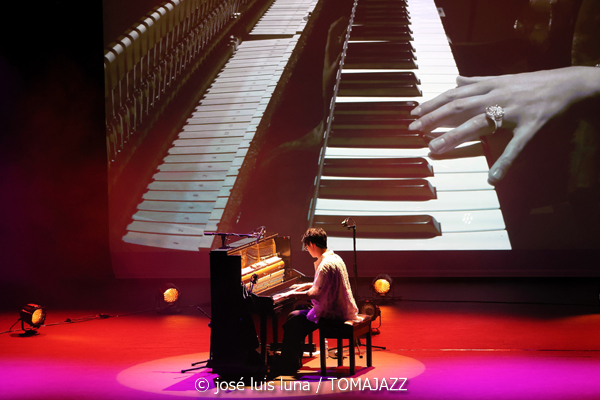 Toni Miranda / Tony Ann (18 Jazz Voyeur Festival 2025. Trui Teatre. Palma. 2025-12-04) Por José Luis Luna Rocafort [INSTANTZZ AKA Galería fotográfica AKA Fotoblog de jazz, impro… y algo más] - Tomajazz - Toni Miranda - Tony Ann actuaron en el 18 Jazz Voyeur Festival 2025 en Palma, el 4 de diciembre de 2025. José Luis Luna Rocafort [INSTANTZZ