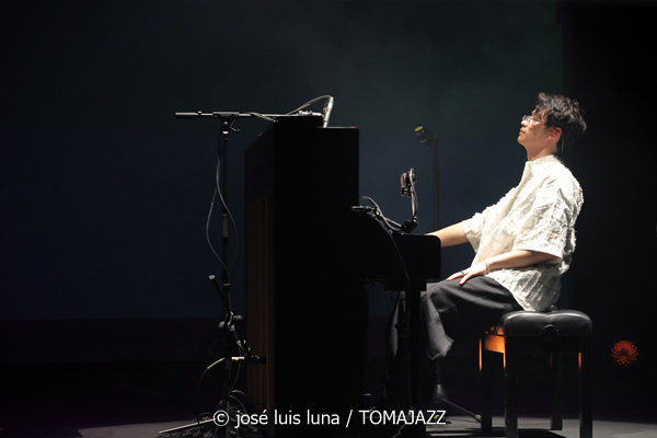 Toni Miranda / Tony Ann (18 Jazz Voyeur Festival 2025. Trui Teatre. Palma. 2025-12-04) Por José Luis Luna Rocafort [INSTANTZZ AKA Galería fotográfica AKA Fotoblog de jazz, impro… y algo más] - Tomajazz - Toni Miranda - Tony Ann actuaron en el 18 Jazz Voyeur Festival 2025 en Palma, el 4 de diciembre de 2025. José Luis Luna Rocafort [INSTANTZZ