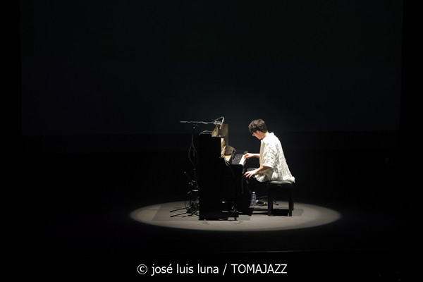 Toni Miranda / Tony Ann (18 Jazz Voyeur Festival 2025. Trui Teatre. Palma. 2025-12-04) Por José Luis Luna Rocafort [INSTANTZZ AKA Galería fotográfica AKA Fotoblog de jazz, impro… y algo más] - Tomajazz - Toni Miranda - Tony Ann actuaron en el 18 Jazz Voyeur Festival 2025 en Palma, el 4 de diciembre de 2025. José Luis Luna Rocafort [INSTANTZZ
