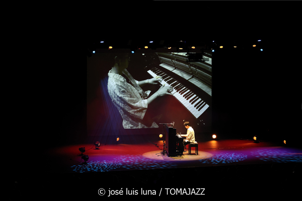 Toni Miranda / Tony Ann (18 Jazz Voyeur Festival 2025. Trui Teatre. Palma. 2025-12-04) Por José Luis Luna Rocafort [INSTANTZZ AKA Galería fotográfica AKA Fotoblog de jazz, impro… y algo más] - Tomajazz - Toni Miranda - Tony Ann actuaron en el 18 Jazz Voyeur Festival 2025 en Palma, el 4 de diciembre de 2025. José Luis Luna Rocafort [INSTANTZZ