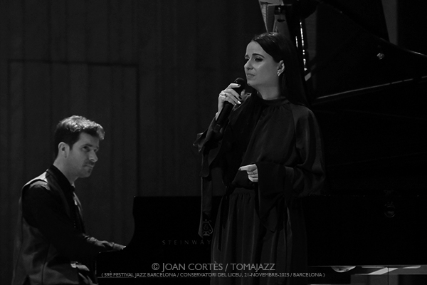 Lina & Marco Mezquida “O Fado” (59è Festival de Jazz de Barcelona / Conservatori del Liceu, 2025-11-21 / Barcelona) [03] Por Joan Cortès [INSTANTZZ AKA Galería fotográfica AKA Fotoblog de jazz, impro… y algo más] - Tomajazz - Lina & Marco Mezquida “O Fado” actuaron en el 59è Festival de Jazz de Barcelona, el 21 de noviembre de 2025. Joan Cortès lo retrata en INSTANTZZ