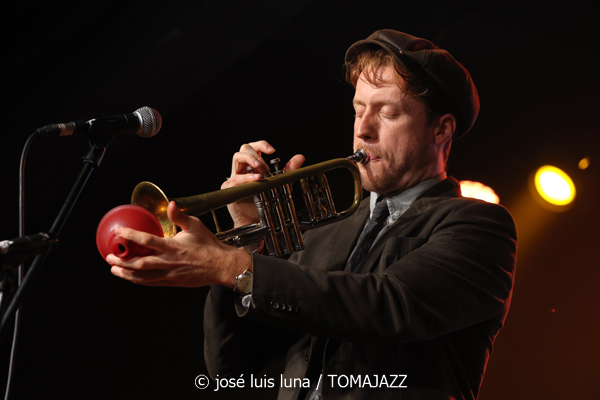 The Jazz Room (Es Gremi. Palma de Mallorca. 2025-12-16) Por José Luis Luna Rocafort [INSTANTZZ AKA Galería fotográfica AKA Fotoblog de jazz, impro… y algo más] - Tomajazz - The Jazz Room actuó en Es Gremi de Palma de Mallorca, el 16 de diciembre de 2025. José Luis Luna Rocafort lo retrata en INSTANTZZ. Con Guillermo Valero, David Romero, David Sam, Carlos Picó, Erc Barrachina
