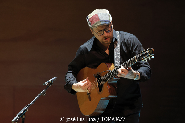 Richard Galliano "New Viaggio Trio" (9º Alternatilla Jazz Festival 2025. Conservatori Superior de Música de les Illes Balears. Palma. 2025-12-07) Por José Luis Luna Rocafort [INSTANTZZ AKA Galería fotográfica AKA Fotoblog de jazz, impro… y algo más] - Tomajazz - Richard Galliano "New Viaggio Trio" actuó en el 9º Alternatilla Jazz Festival, en CSM de les Illes Balears en Palma, el 7 de diciembre de 2025. José Luis Luna Rocafort lo retrata en INSTANTZZ. Actuaron Richard Galliano, Adrien Moignard, Philippe Aerts