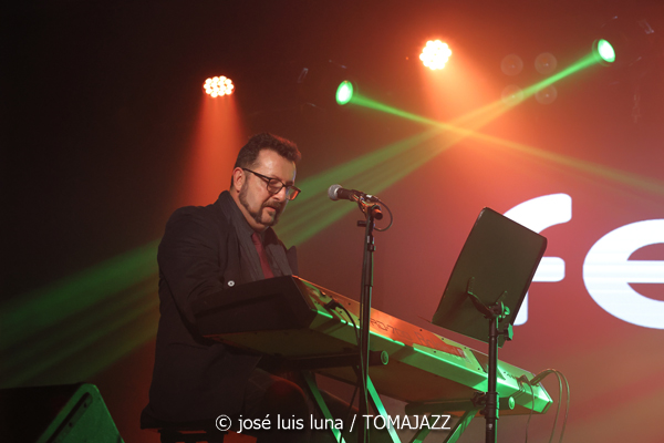 The Jazz Room (Es Gremi. Palma de Mallorca. 2025-12-16) Por José Luis Luna Rocafort [INSTANTZZ AKA Galería fotográfica AKA Fotoblog de jazz, impro… y algo más] - Tomajazz - The Jazz Room actuó en Es Gremi de Palma de Mallorca, el 16 de diciembre de 2025. José Luis Luna Rocafort lo retrata en INSTANTZZ. Con Guillermo Valero, David Romero, David Sam, Carlos Picó, Erc Barrachina