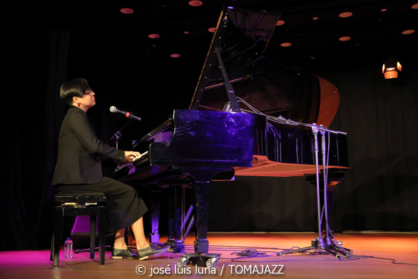 Baiao de Duas (Caixaforum Palma. 2025-12-27) Por José Luis Luna Rocafort [INSTANTZZ AKA Galería fotográfica AKA Fotoblog de jazz, impro… y algo más] - Tomajazz - Baiao de Duas actuó en Caixaforum Palma el 27 de diciembre de 2025. José Luis Luna Rocafort lo retrata en INSTANTZZ. Actuaron Aninha Paschoal, Kadija Teles