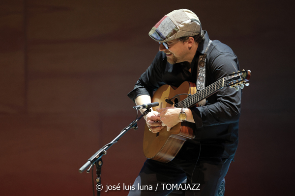 Richard Galliano "New Viaggio Trio" (9º Alternatilla Jazz Festival 2025. Conservatori Superior de Música de les Illes Balears. Palma. 2025-12-07) Por José Luis Luna Rocafort [INSTANTZZ AKA Galería fotográfica AKA Fotoblog de jazz, impro… y algo más] - Tomajazz - Richard Galliano "New Viaggio Trio" actuó en el 9º Alternatilla Jazz Festival, en CSM de les Illes Balears en Palma, el 7 de diciembre de 2025. José Luis Luna Rocafort lo retrata en INSTANTZZ. Actuaron Richard Galliano, Adrien Moignard, Philippe Aerts