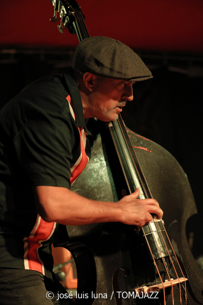 Juanito Percha & The Stingrays (Factoria de So, Santa María, Mallorca. 2026-01-23) Por José Luis Luna Rocafort [INSTANTZZ AKA Galería fotográfica AKA Fotoblog de jazz, impro… y algo más] - Tomajazz - Juanito Percha & The Stingrays actuó en Factoria de So, Santa María, Mallorca, el 23 de enero de 2026. José Luis Luna Rocafort lo retrata en INSTANTZZ. Con Juanma López "alias" Juanito Percha, Fernando Espinar, Juanma Hernández, Joan Pons