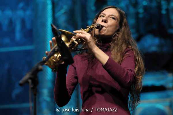 Eva Fernández Trío (9º Alternatilla Jazz Festival 2025. Església del Convent de Sant Domingo. Pollença. 2025-12-07) Por José Luis Luna Rocafort [INSTANTZZ AKA Galería fotográfica AKA Fotoblog de jazz, impro… y algo más] - Tomajazz - Eva Fernández Trío actuó en el 9º Alternatilla Jazz Festival 2025, en la Església del Convent de Sant Domingo, Pollença, el 7 de diciembre de 2025. José Luis Luna Rocafort lo retrata en INSTANTZZ AKA Galería fotográfica AKA Fotoblog de jazz, impro… y algo más]