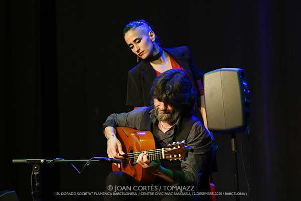 Juan Gómez “Chicuelo” (El Dorado sfb / Centre Cívic Parc Sandaru , 2025-12-11 / Barcelona) Por Joan Cortès [Flamencuras AKA INSTANTZZ AKA Galería fotográfica AKA Fotoblog de jazz, impro… y algo más] - Tomajazz - Juan Gómez “Chicuelo” actuó en El Dorado sfb de Barcelona, el 11 de diciembre de 2025. Joan Cortès lo retrata en las Flamencuras de INSTANTZZ
