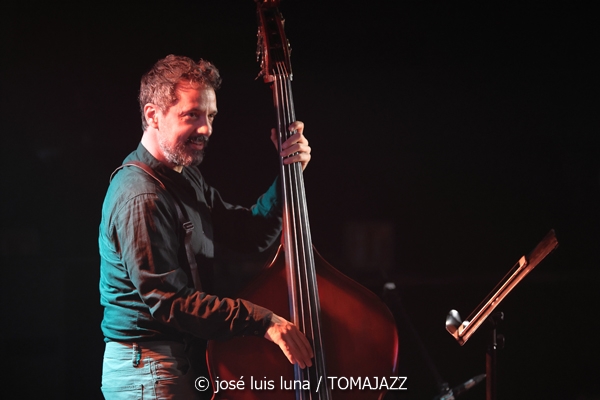 The Jazz Room (Es Gremi. Palma de Mallorca. 2025-12-16) Por José Luis Luna Rocafort [INSTANTZZ AKA Galería fotográfica AKA Fotoblog de jazz, impro… y algo más] - Tomajazz - The Jazz Room actuó en Es Gremi de Palma de Mallorca, el 16 de diciembre de 2025. José Luis Luna Rocafort lo retrata en INSTANTZZ. Con Guillermo Valero, David Romero, David Sam, Carlos Picó, Erc Barrachina