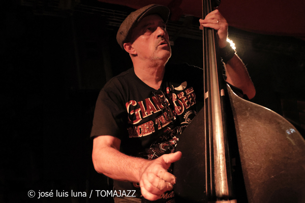 The Impossible Combo (Factoria de So, Santa María, Mallorca. 2026-01-23) Por José Luis Luna Rocafort [INSTANTZZ AKA Galería fotográfica AKA Fotoblog de jazz, impro… y algo más] - Tomajazz - The Impossible Combo actuó en Factoria de So, Santa María, Mallorca, el 23 de enero de 2026. José Luis Luna Rocafort lo retrata en INSTANTZZ. Con Pep Amengual, Biel Ballester, Juanma Hernández, Manu Hernández, Juanma López , Juanito Percha, Fernando Espinar, Yuyu