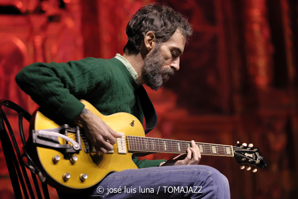 Eva Fernández Trío (9º Alternatilla Jazz Festival 2025. Església del Convent de Sant Domingo. Pollença. 2025-12-07) Por José Luis Luna Rocafort [INSTANTZZ AKA Galería fotográfica AKA Fotoblog de jazz, impro… y algo más] - Tomajazz - Eva Fernández Trío actuó en el 9º Alternatilla Jazz Festival 2025, en la Església del Convent de Sant Domingo, Pollença, el 7 de diciembre de 2025. José Luis Luna Rocafort lo retrata en INSTANTZZ. Con Eva Fernández, Josep Munar, Enric Fuster