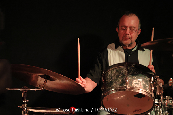 The Impossible Combo (Factoria de So, Santa María, Mallorca. 2026-01-23) Por José Luis Luna Rocafort [INSTANTZZ AKA Galería fotográfica AKA Fotoblog de jazz, impro… y algo más] - Tomajazz - The Impossible Combo actuó en Factoria de So, Santa María, Mallorca, el 23 de enero de 2026. José Luis Luna Rocafort lo retrata en INSTANTZZ. Con Pep Amengual, Biel Ballester, Juanma Hernández, Manu Hernández, Juanma López , Juanito Percha, Fernando Espinar, Yuyu