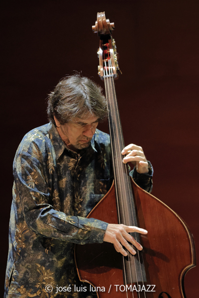 Richard Galliano "New Viaggio Trio" (9º Alternatilla Jazz Festival 2025. Conservatori Superior de Música de les Illes Balears. Palma. 2025-12-07) Por José Luis Luna Rocafort [INSTANTZZ AKA Galería fotográfica AKA Fotoblog de jazz, impro… y algo más] - Tomajazz - Richard Galliano "New Viaggio Trio" actuó en el 9º Alternatilla Jazz Festival, en CSM de les Illes Balears en Palma, el 7 de diciembre de 2025. José Luis Luna Rocafort lo retrata en INSTANTZZ. Actuaron Richard Galliano, Adrien Moignard, Philippe Aerts