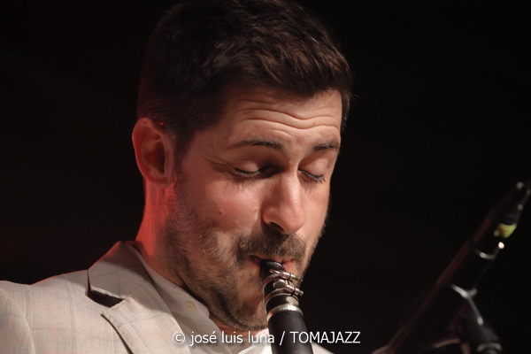 The Jazz Room (Es Gremi. Palma de Mallorca. 2025-12-16) Por José Luis Luna Rocafort [INSTANTZZ AKA Galería fotográfica AKA Fotoblog de jazz, impro… y algo más] - Tomajazz - The Jazz Room actuó en Es Gremi de Palma de Mallorca, el 16 de diciembre de 2025. José Luis Luna Rocafort lo retrata en INSTANTZZ. Con Guillermo Valero, David Romero, David Sam, Carlos Picó, Erc Barrachina