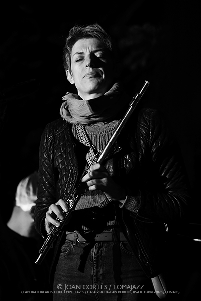 Otoño Femenino 2025 (I) Por Joan Cortès [INSTANTZZ AKA Galería fotográfica AKA Fotoblog de jazz, impro… y algo más] - Tomajazz - Un clásico en Tomajazz son los repasos estacionales de Joan Cortès en INSTANTZZ. Comenzamos con Otoño Femenino 2025 primera parte con...