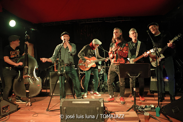 The Impossible Combo (Factoria de So, Santa María, Mallorca. 2026-01-23) Por José Luis Luna Rocafort [INSTANTZZ AKA Galería fotográfica AKA Fotoblog de jazz, impro… y algo más] - Tomajazz - The Impossible Combo actuó en Factoria de So, Santa María, Mallorca, el 23 de enero de 2026. José Luis Luna Rocafort lo retrata en INSTANTZZ. Con Pep Amengual, Biel Ballester, Juanma Hernández, Manu Hernández, Juanma López , Juanito Percha, Fernando Espinar, Yuyu