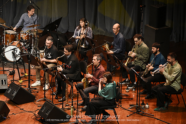 Barcelona Art Orchestra -BAO- & Miguel Zenón “Expressions” (57è Festival de Jazz de Barcelona / L’Auditori -S2OM-, 2025-11-29 / Barcelona) [09] Por Joan Cortès [INSTANTZZ AKA Galería fotográfica AKA Fotoblog de jazz, impro… y algo más] - Tomajazz - Barcelona Art Orchestra -BAO- & Miguel Zenón “Expressions” actuaron en el 57è Festival de Jazz de Barcelona 2026 en L’Auditori, el 29 de noviembre de 2025. Joan Cortès lo retrata en INSTANTZZ