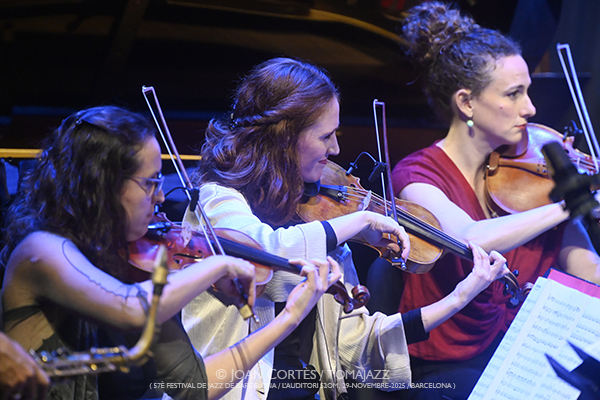 Barcelona Art Orchestra -BAO- & Miguel Zenón “Expressions” (57è Festival de Jazz de Barcelona / L’Auditori -S2OM-, 2025-11-29 / Barcelona) [09] Por Joan Cortès [INSTANTZZ AKA Galería fotográfica AKA Fotoblog de jazz, impro… y algo más] - Tomajazz - Barcelona Art Orchestra -BAO- & Miguel Zenón “Expressions” actuaron en el 57è Festival de Jazz de Barcelona 2026 en L’Auditori, el 29 de noviembre de 2025. Joan Cortès lo retrata en INSTANTZZ