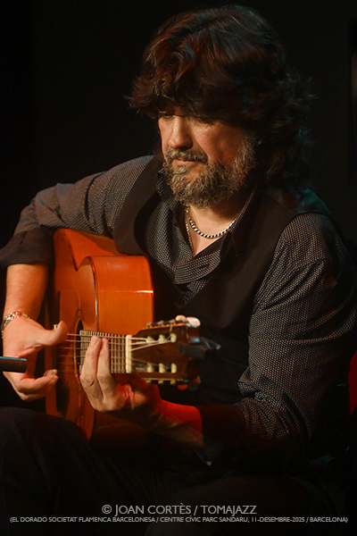Juan Gómez “Chicuelo” (El Dorado sfb / Centre Cívic Parc Sandaru , 2025-12-11 / Barcelona) Por Joan Cortès [Flamencuras AKA INSTANTZZ AKA Galería fotográfica AKA Fotoblog de jazz, impro… y algo más] - Tomajazz - Juan Gómez “Chicuelo” actuó en El Dorado sfb de Barcelona, el 11 de diciembre de 2025. Joan Cortès lo retrata en las Flamencuras de INSTANTZZ