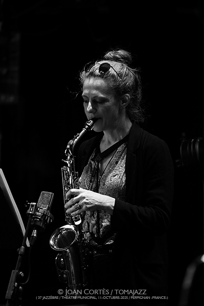 Otoño Femenino 2025 (I) Por Joan Cortès [INSTANTZZ AKA Galería fotográfica AKA Fotoblog de jazz, impro… y algo más] - Tomajazz - Un clásico en Tomajazz son los repasos estacionales de Joan Cortès en INSTANTZZ. Comenzamos con Otoño Femenino 2025 primera parte con...