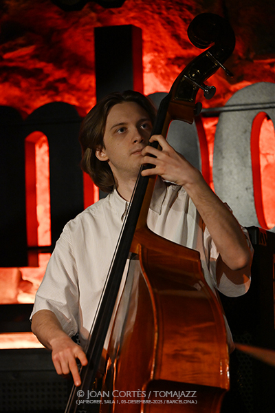 Marcin Masecki “Boleros y más” (Jamboree, 2025-12-03 / Barcelona) Por Joan Cortès [INSTANTZZ AKA Galería fotográfica AKA Fotoblog de jazz, impro… y algo más] - Tomajazz - Marcin Masecki “Boleros y más” actuó en Jamboree, el 3 de diciembre de 2025. Joan Cortès lo retrata en INSTANTZZ
