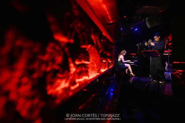 Manon Mullener Trio (Jamboree, 2025-11-26 / Barcelona) Por Joan Cortès [INSTANTZZ AKA Galería fotográfica AKA Fotoblog de jazz, impro… y algo más] - Tomajazz - Manon Mullener Trio actuó en Jamboree, Barcelona, el 26 de noviembre de 2025. Joan Cortès lo retrata en INSTANTZZ. Actuaron Manon Mullener, Rodrigo Aravena, Lucien Mullener, Yuri Hernández 