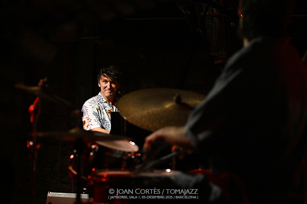 Marcin Masecki “Boleros y más” (Jamboree, 2025-12-03 / Barcelona) Por Joan Cortès [INSTANTZZ AKA Galería fotográfica AKA Fotoblog de jazz, impro… y algo más] - Tomajazz - Marcin Masecki “Boleros y más” actuó en Jamboree, el 3 de diciembre de 2025. Joan Cortès lo retrata en INSTANTZZ