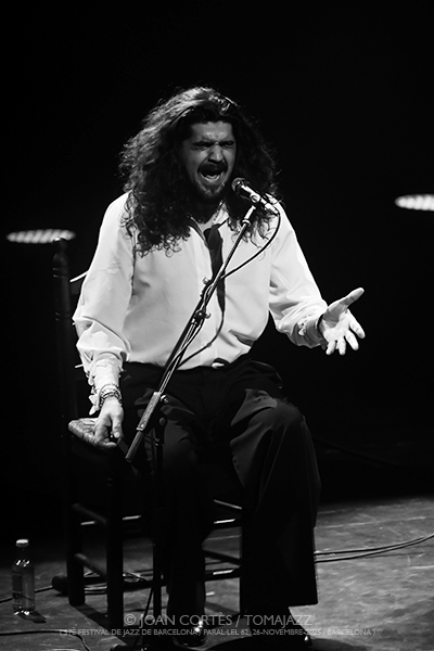 Israel Fernández & Diego del Morao (57è Festival de Jazz de Barcelona / Paral•lel 62, 2025-11-26 / Barcelona) [07] Por Joan Cortès [Flamencuras AKA INSTANTZZ AKA Galería fotográfica AKA Fotoblog de jazz, impro… y algo más] - Tomajazz - Israel Fernández & Diego del Morao actuaron en el 57è Festival de Jazz de Barcelona en Paral•lel 62, el 26 de noviembre de 2025. Joan Cortès lo retrata en las Flamencuras de INSTANTZZ