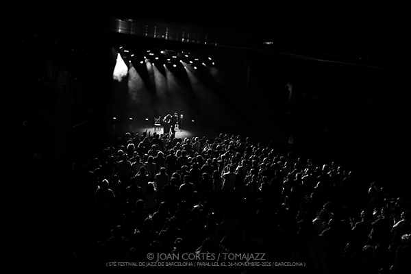 Israel Fernández & Diego del Morao (57è Festival de Jazz de Barcelona / Paral•lel 62, 2025-11-26 / Barcelona) [07] Por Joan Cortès [Flamencuras AKA INSTANTZZ AKA Galería fotográfica AKA Fotoblog de jazz, impro… y algo más] - Tomajazz - Israel Fernández & Diego del Morao actuaron en el 57è Festival de Jazz de Barcelona en Paral•lel 62, el 26 de noviembre de 2025. Joan Cortès lo retrata en las Flamencuras de INSTANTZZ