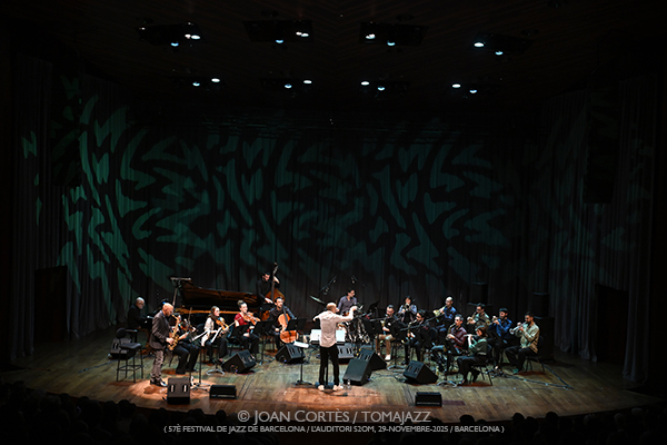 Barcelona Art Orchestra -BAO- & Miguel Zenón “Expressions” (57è Festival de Jazz de Barcelona / L’Auditori -S2OM-, 2025-11-29 / Barcelona) [09] Por Joan Cortès [INSTANTZZ AKA Galería fotográfica AKA Fotoblog de jazz, impro… y algo más] - Tomajazz - Barcelona Art Orchestra -BAO- & Miguel Zenón “Expressions” actuaron en el 57è Festival de Jazz de Barcelona 2026 en L’Auditori, el 29 de noviembre de 2025. Joan Cortès lo retrata en INSTANTZZ