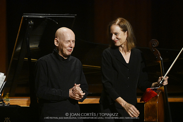 Anja Lechner & François Couturier (59è Festival de Jazz de Barcelona / Conservatori del Liceu, 2025-11-19 / Barcelona) [05] Por Joan Cortès [INSTANTZZ AKA Galería fotográfica AKA Fotoblog de jazz, impro… y algo más] - Tomajazz - Anja Lechner & François Couturier participaron en el 57è Festival de Jazz de Barcelona en el Conservatori del Liceu, el 19 de noviembre de 2025. Joan Cortès lo relata y retrata