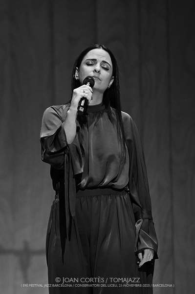 Otoño Femenino 2025 (II) Por Joan Cortès [INSTANTZZ AKA Galería fotográfica AKA Fotoblog de jazz, impro… y algo más] - Tomajazz - Un clásico en Tomajazz son los repasos estacionales de Joan Cortès en INSTANTZZ. Comenzamos con Otoño Femenino 2025 primera parte con...