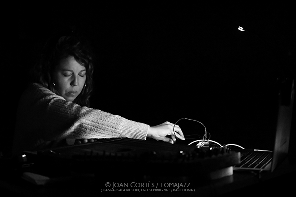 Otoño Femenino 2025 (II) Por Joan Cortès [INSTANTZZ AKA Galería fotográfica AKA Fotoblog de jazz, impro… y algo más] - Tomajazz - Un clásico en Tomajazz son los repasos estacionales de Joan Cortès en INSTANTZZ. Comenzamos con Otoño Femenino 2025 primera parte con...