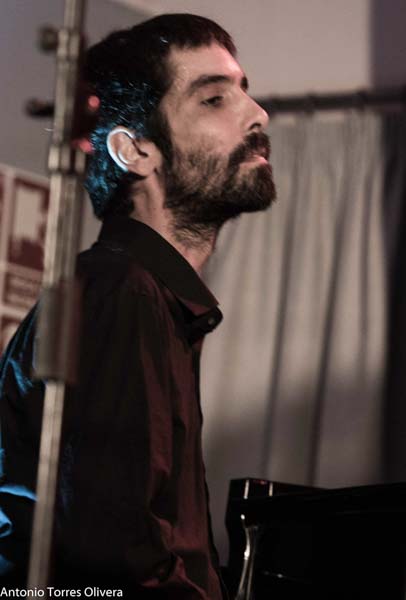 Jazzahara 2025 (Zahara de los Atunes, Cádiz. 31 de octubre al 2 de noviembre de 2025) Textos: Antonio Torres. Fotos: Antonio Torres y Pepe Mateos [Conciertos de Jazz] - Tomajazz - Jazzahara 2025 se celebró en Zahara de los Atunes, Cádiz, del 31 de octubre al 2 de noviembre de 2025. Antonio Torres y Pepe Mateos repasan los conciertos. Participaron Actuaron Triplanetas, Theo Croker Quartet, Anggie Obin Quartet, Juanfe Pérez Quartet, Jéssica Pina Trio