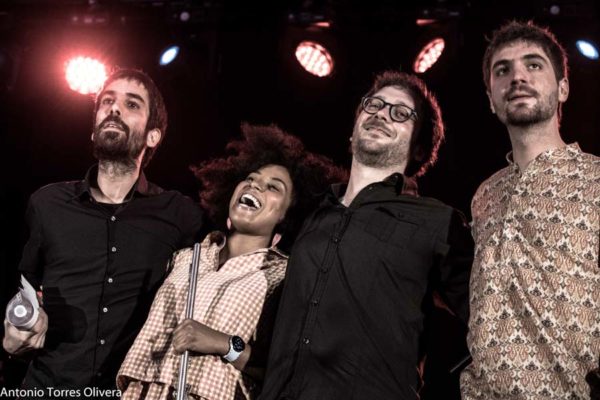 Jazzahara 2025 (Zahara de los Atunes, Cádiz. 31 de octubre al 2 de noviembre de 2025) Textos: Antonio Torres. Fotos: Antonio Torres y Pepe Mateos [Conciertos de Jazz] - Tomajazz - Jazzahara 2025 se celebró en Zahara de los Atunes, Cádiz, del 31 de octubre al 2 de noviembre de 2025. Antonio Torres y Pepe Mateos repasan los conciertos. Participaron Actuaron Triplanetas, Theo Croker Quartet, Anggie Obin Quartet, Juanfe Pérez Quartet, Jéssica Pina Trio