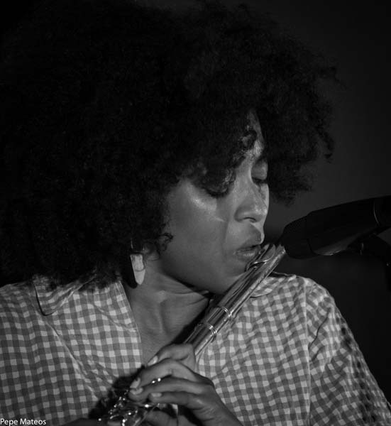 Jazzahara 2025 (Zahara de los Atunes, Cádiz. 31 de octubre al 2 de noviembre de 2025) Textos: Antonio Torres. Fotos: Antonio Torres y Pepe Mateos [Conciertos de Jazz] - Tomajazz - Jazzahara 2025 se celebró en Zahara de los Atunes, Cádiz, del 31 de octubre al 2 de noviembre de 2025. Antonio Torres y Pepe Mateos repasan los conciertos. Participaron Actuaron Triplanetas, Theo Croker Quartet, Anggie Obin Quartet, Juanfe Pérez Quartet, Jéssica Pina Trio