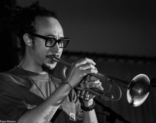 Jazzahara 2025 (Zahara de los Atunes, Cádiz. 31 de octubre al 2 de noviembre de 2025) Textos: Antonio Torres. Fotos: Antonio Torres y Pepe Mateos [Conciertos de Jazz] - Tomajazz - Jazzahara 2025 se celebró en Zahara de los Atunes, Cádiz, del 31 de octubre al 2 de noviembre de 2025. Antonio Torres y Pepe Mateos repasan los conciertos. Participaron Actuaron Triplanetas, Theo Croker Quartet, Anggie Obin Quartet, Juanfe Pérez Quartet, Jéssica Pina Trio