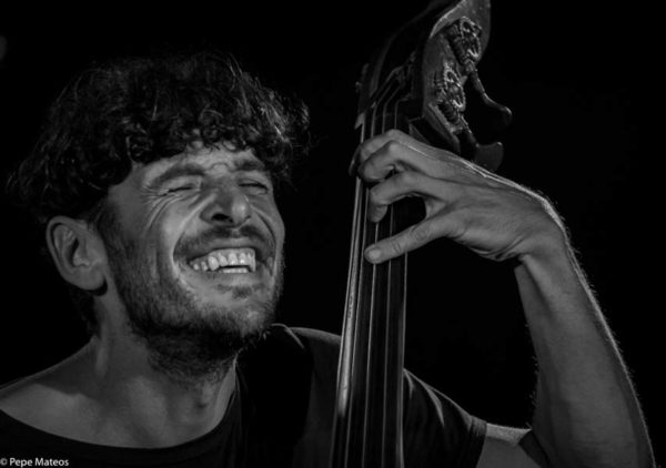 Jazzahara 2025 (Zahara de los Atunes, Cádiz. 31 de octubre al 2 de noviembre de 2025) Textos: Antonio Torres. Fotos: Antonio Torres y Pepe Mateos [Conciertos de Jazz] - Tomajazz - Jazzahara 2025 se celebró en Zahara de los Atunes, Cádiz, del 31 de octubre al 2 de noviembre de 2025. Antonio Torres y Pepe Mateos repasan los conciertos. Participaron Actuaron Triplanetas, Theo Croker Quartet, Anggie Obin Quartet, Juanfe Pérez Quartet, Jéssica Pina Trio