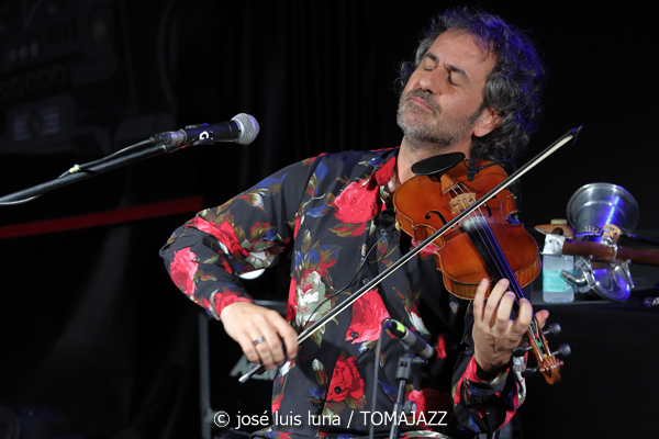 Fetén Fetén (Sala Zero. Es Gremi. Palma. 2026-01-30) Por José Luis Luna Rocafort [INSTANTZZ AKA Galería fotográfica AKA Fotoblog de jazz, impro… y algo más] - Tomajazz - Fetén Fetén actuó en Es Gremi, Palma., el 30 de enero de 2026. José Luis Luna Rocafort lo retrata en INSTANTZZ. Actuaron Diego Galaz, Jorge Arribas