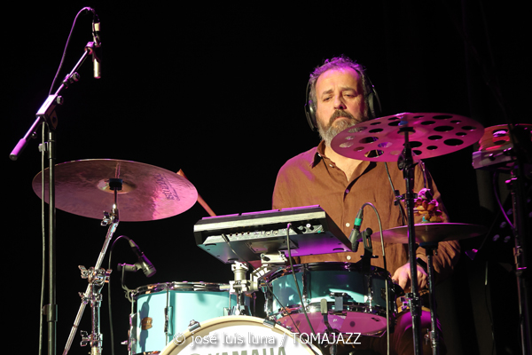 Voicello Ecleptic Quartet (Teatre Maruja Alfaro - Mar i Terra. Palma. 2026-01-31) Por José Luis Luna Rocafort [INSTANTZZ AKA Galería fotográfica AKA Fotoblog de jazz, impro… y algo más] - Tomajazz - Voicello Ecleptic Quartet actuó en Teatre Maruja Alfaro de Palma, el 31 de enero de 2026. José Luis Luna Rocafort lo retrata en INSTANTZZ. Actuaron Carme Garí, Biel Fiol, Malena Moncadas, Miquel Marqués