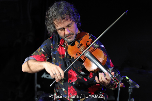 Fetén Fetén (Sala Zero. Es Gremi. Palma. 2026-01-30) Por José Luis Luna Rocafort [INSTANTZZ AKA Galería fotográfica AKA Fotoblog de jazz, impro… y algo más] - Tomajazz - Fetén Fetén actuó en Es Gremi, Palma., el 30 de enero de 2026. José Luis Luna Rocafort lo retrata en INSTANTZZ. Actuaron Diego Galaz, Jorge Arribas