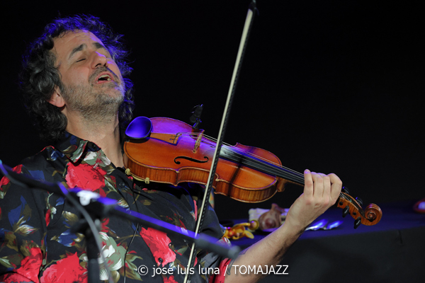 Fetén Fetén (Sala Zero. Es Gremi. Palma. 2026-01-30) Por José Luis Luna Rocafort [INSTANTZZ AKA Galería fotográfica AKA Fotoblog de jazz, impro… y algo más] - Tomajazz - Fetén Fetén actuó en Es Gremi, Palma., el 30 de enero de 2026. José Luis Luna Rocafort lo retrata en INSTANTZZ. Actuaron Diego Galaz, Jorge Arribas