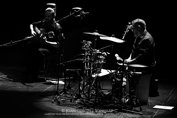 Mayte Martín “In Illo Tempore” (Auditori de Girona, 2025-12-21 / Girona) Por Joan Cortès [Flamencuras AKA INSTANTZZ AKA Galería fotográfica AKA Fotoblog de jazz, impro… y algo más] - Tomajazz - Mayte Martín “In Illo Tempore” actuó en el Auditori de Girona, el 21 de diciembre de 2025. Joan Cortès lo retrata en las Flamencuras de INSTANTZZ. Con Mayte Martín, Antonio González, Ángel Flores, Miquel Àngel Cordero, David Domínguez 