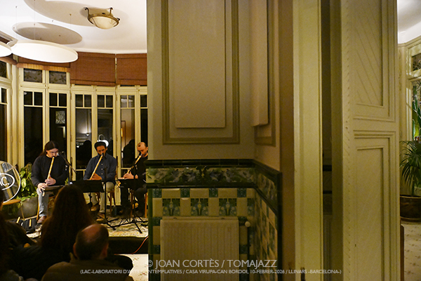 Ney Quartet (LAC -Laboratori Arts Contemplatives-, Casa Virupa-Can Bordoi, 2026-01-10 / Llinars -Barcelona-) Por Joan Cortès [INSTANTZZ AKA Galería fotográfica AKA Fotoblog de jazz, impro… y algo más] - Tomajazz - Ney Quartet actuó en LAC -Laboratori Arts Contemplatives-, Casa Virupa-Can Bordoi, en Llinars -Barcelona-, el 10 de enero de 2026. Joan Cortès lo retrata en INSTANTZZ. Con Christos Barbas, Nabil Naïr, Pau Puig, Laia Puig 