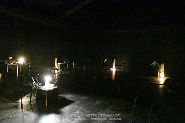 Nar Ensemble (Hangar -Sala Ricson-, 2025-12-14 / Barcelona) Por Joan Cortès [INSTANTZZ AKA Galería fotográfica AKA Fotoblog de jazz, impro… y algo más] - Tomajazz - Nar Ensemble actuó en Sala Ricson de Hangar de Barcelona el 14 de diciembre de 2025. Joan Cortès lo retrata en INSTANTZZ. Nar Ensemble son Tom Chant, Amidea Clotet, Alfredo Costa Monteiro, Mayssa Fattouh, Anxe Faraldo, Haize Lizarazu, Àlex Reviriego 
