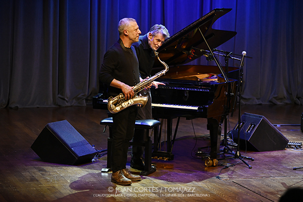 The Bridge (L’Auditori, S2OM, 2026-01-14 / Barcelona) Por Joan Cortès [INSTANTZZ AKA Galería fotográfica AKA Fotoblog de jazz, impro… y algo más] - Tomajazz - The Bridge actuó en L’Auditori de Barcelona el 14 de enero de 2026.. Joan Cortès lo retrata en INSTANTZZ. Actuaron Rodrigo Amado, Alexander von Schlippenbach, Ingebrigt Håker Flaten, Gerry Hemingway 